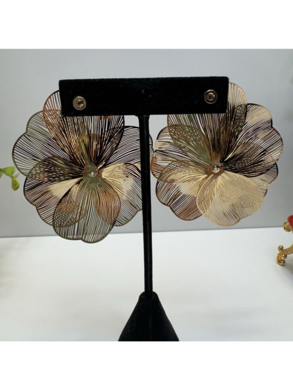 Zara Large Gold Tone Metal Flower Statement Earrings Pierced - Picture 3 of 9